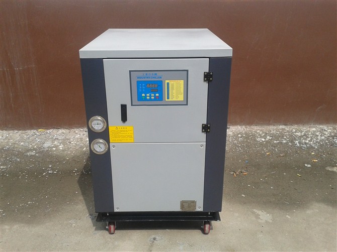 水冷式工業冷水機，箱式冷水機，工業冷水機組